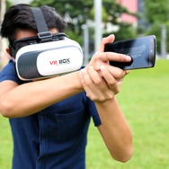 KLab子会社がVRモバイルゲーム3作を同時リリース! スマホを銃に見立てるゾンビSTG『ROARZ VR』など