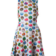 海外通販サイトで、さまざまなモンスターボールを並べたデザインのTシャツ＆ドレスが登場！これでポケモンゲットし放題？