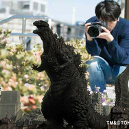 「シン・ゴジラ」がデジタルカメラに！ ダイナミックフォトで映画のシーンや“会議名称”と合成