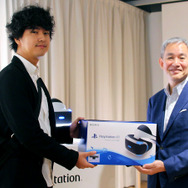 家庭用ゲームでVR遊べる時代に…「PlayStation VR」発売開始―山田孝之も「帰ってすぐやる」