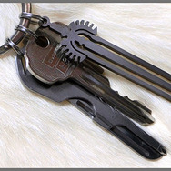 “勇者の剣”を模した「伝説の毛抜き」誕生、面白いうえに実用的