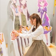 「がっこうぐらし！」聖地オリナスでハロウィンコラボイベント実施 高橋李依、木村珠莉が登場