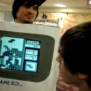 ゲームボーイのコスプレ―『テトリス』も遊べます