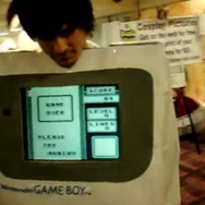 ゲームボーイのコスプレ―『テトリス』も遊べます