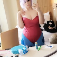 海外美女レイヤーがハロウィン気分の『ヴァンパイア』リリスコスプレ！