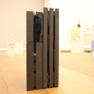 編集部に「PS4 Pro」が到着！開封フォトレポート＆既存PS4との比較をお届け