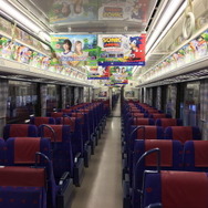 【レポート】音速で走りそう！？ソニック＆ぷよぷよデザインの「京急セガトレイン」を見てきた