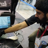 【G-STAR 2016】そのボス、中身は人です!開発者が全力で演じるボスと戦うVRゲームの熱気と汗が凄い