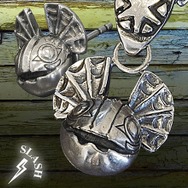 『モンハン』怪鳥イャンクックのシルバーピアス&ペンダントが発売！