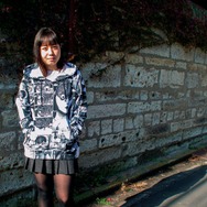 伊藤潤二のホラー漫画「うずまき」デザインのアパレルが登場、「あざみ」Tシャツやパーカーなど