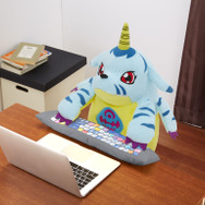 デジモンアドベンチャーtri デジモン　アグモン　PCクッション デジモンアドベンチャーtri. PCクッション アグモン【3次受注