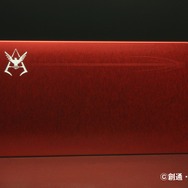 シャアやギレン、ガルマをイメージしたカードケースが登場、ジオン公国から支給された名刺も封入！