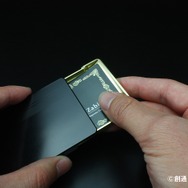 シャアやギレン、ガルマをイメージしたカードケースが登場、ジオン公国から支給された名刺も封入！