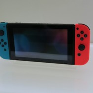 ニンテンドースイッチ本体・ジョイコン・周辺機器・パッケージをチェック！【フォトレポート】
