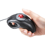 “空中でも操作可能”な有線マウスが登場！ 姿勢を問わず左利き・右利きにも対応