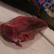 【レポート】『フィッシュアイランド 2』キックオフパーティーに行ったら突然マグロ解体ショーが始まった