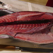 【レポート】『フィッシュアイランド 2』キックオフパーティーに行ったら突然マグロ解体ショーが始まった