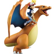 “リザードン”1/8フィギュアが登場！ サトシとピカチュウを乗せた勇姿を披露
