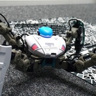 【レポート】現実世界で戦うARロボット「メカモン」登場 ― カスタマイズや対戦も可能で、大会もサポート予定