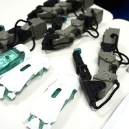 【レポート】現実世界で戦うARロボット「メカモン」登場 ― カスタマイズや対戦も可能で、大会もサポート予定