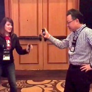 SIE吉田修平氏がニンテンドースイッチを体験、ジョイコン「乳搾り」にご満悦