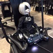 『ニーア オートマタ』コラボカフェ第2期が決定！―展示の2Bドールにも大反響