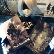 『ニーア オートマタ』コラボカフェ第2期が決定！―展示の2Bドールにも大反響