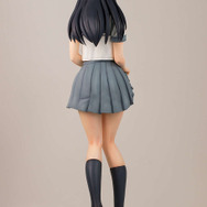 「俺妹」新垣あやせが等身大フィギュアに！ スカートをたくし上げる大胆ポーズで登場