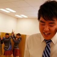 立花理香さんたちが相談相手!?編集部に『ヘルプ!!! ～恋が丘学園おたすけ部～』の美少女生徒たちがやってきた