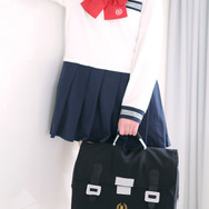 セーラー服型パジャマ「セラコレ」＆上履き風靴下＆カバン風クッションのセットが登場！これで完璧JK気分に