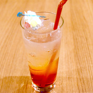 『明神カフェ』コラボ作品第1弾が「劇場版ソードアート・オンライン」に決定!描き下ろしのキリトやアスナのイラストが公開