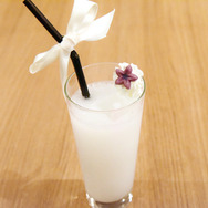 『明神カフェ』コラボ作品第1弾が「劇場版ソードアート・オンライン」に決定!描き下ろしのキリトやアスナのイラストが公開