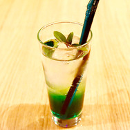 『明神カフェ』コラボ作品第1弾が「劇場版ソードアート・オンライン」に決定!描き下ろしのキリトやアスナのイラストが公開