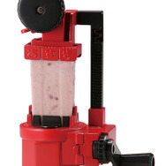 固すぎると有名な「あずきバー」をかき氷にできるマシンが登場！開発には相当の苦労が…