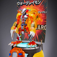 「デジモン」ウォーグレイモンの超変形フィギュアが3,000個限定で登場！ パワーアップした「デジヴァイス」もセットに