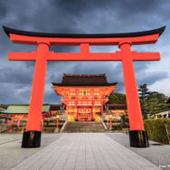 『レイトン ミステリージャーニー』とSCRAPがコラボ！ 世界10ヶ国に全50問のナゾが登場