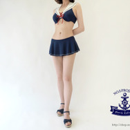 チラリズム溢れる「セーラー服×縞パン」な水着が眩しすぎ! 揺れるフレアスカートに視線釘付け