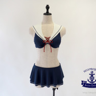 チラリズム溢れる「セーラー服×縞パン」な水着が眩しすぎ! 揺れるフレアスカートに視線釘付け