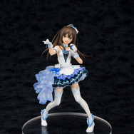 ステージに向かう「渋谷 凛」の新作フィギュアが登場―白と青を基調にしたフリルドレスのクオリティが高すぎる…！