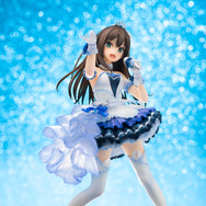ステージに向かう「渋谷 凛」の新作フィギュアが登場―白と青を基調にしたフリルドレスのクオリティが高すぎる…！