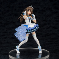 ステージに向かう「渋谷 凛」の新作フィギュアが登場―白と青を基調にしたフリルドレスのクオリティが高すぎる…！