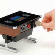 貯金したらプレイが可能!?「スペースインベーダー ゲーム筐体型バンク」