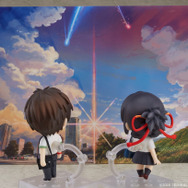 『君の名は。』の「宮水三葉」と「立花瀧」がねんどろいどに―劇中の落書きシーンもバッチリ再現！