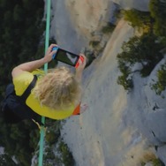 これぞ「エクストリーム ニンテンドースイッチ」！ 絶景を見下ろすロープの上で『ゼルダの伝説 BotW』をプレイ