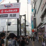 遂に『ドラクエXI』販売開始、200人以上の長蛇の列ができた池袋ビックカメラを取材