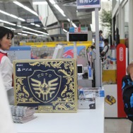 遂に『ドラクエXI』販売開始、200人以上の長蛇の列ができた池袋ビックカメラを取材