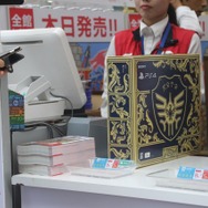 遂に『ドラクエXI』販売開始、200人以上の長蛇の列ができた池袋ビックカメラを取材