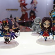 【レポート】Fateが全力で楽しめるプラスワンブースにノッブ襲来！クー・フーリン[オルタ]とメイヴによるライブペインティングも