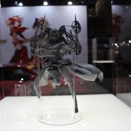 【レポート】Fateが全力で楽しめるプラスワンブースにノッブ襲来！クー・フーリン[オルタ]とメイヴによるライブペインティングも