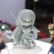 【レポート】Fateが全力で楽しめるプラスワンブースにノッブ襲来！クー・フーリン[オルタ]とメイヴによるライブペインティングも